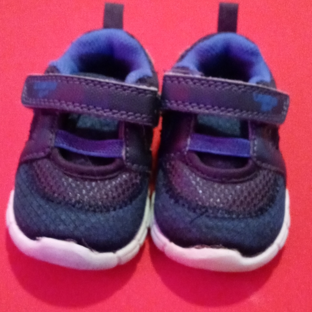 Toddler boy's OshKosh B'gosh tennis shoes, 3